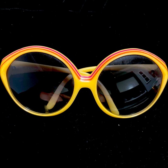 VINTAGE DIOR 💖😩 - Picture 2 of 4